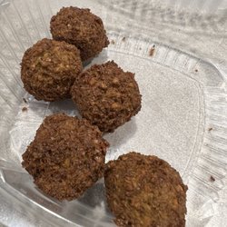 Sultan's Kite - Ordered 2 falafel and got bonus pieces @veefoodlife