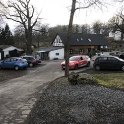 Landgasthof Xaver's Ranch - Ein großer Parkplatz für die Gäste.
