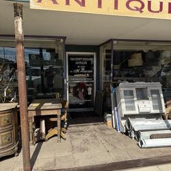 Crockett Square Antiques - Street View