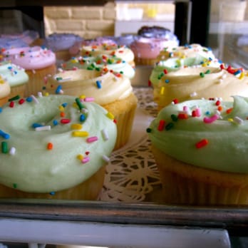Billy's Bakery - Vanilla Cupcakes with Vanilla Buttercream - Bakeries Near Me - New York, New York