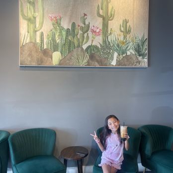 Cactus Bubble Tea - Comfy chairs love them - Bubble Tea Near Me - Las Vegas, Nevada