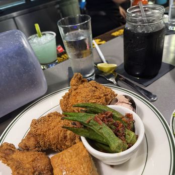Fixins Soul Kitchen - Three Pcs Chicken with okra and purple koolaid - Soul Food Near Me - Sacramento, California