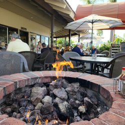 Cafe Elysa - Outdoor seating by the fire