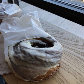 Perenn - Midtown - Cinnamon roll sent from heaven - Bakeries Near Me - Reno, Nevada