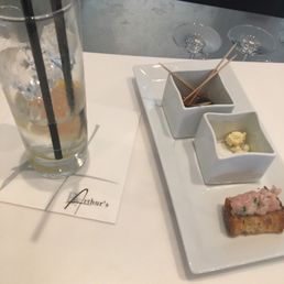 Classic tankten with tonic..  although he has rack full of single malts, fruity cocktails and mocktails.. Need to visit atleast once..