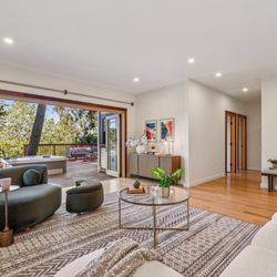 Casa Di Vita Staging - Family Room