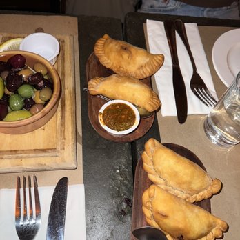 Tabaré Williamsburg - Empanadas chicken onion & peppers Empanadas grass-fed beef & olives - Latin American Near Me - Brooklyn, New York Tabaré Williamsburg - Empanadas chicken onion & peppers Empanadas grass-fed beef & olives - Latin American Near Me - Brooklyn, New York