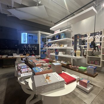 Glottman - view from inside the store - Home Decor Near Me - Miami, Florida