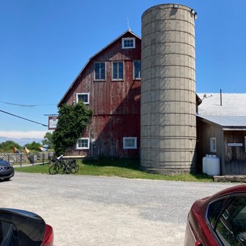Karlo Estate Winery - Wineries Near Me - Wellington, Ontario