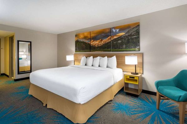 Days Inn And Suites By Wyndham Denver International Airport DAYS INN & SUITES BY WYNDHAM DENVER INTERNATIONAL AIRPORT - Updated