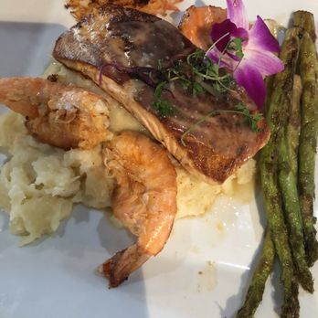Mambo's Cafe - Buford - Salmon really nicely done - Peruvian Near Me - Buford, Georgia