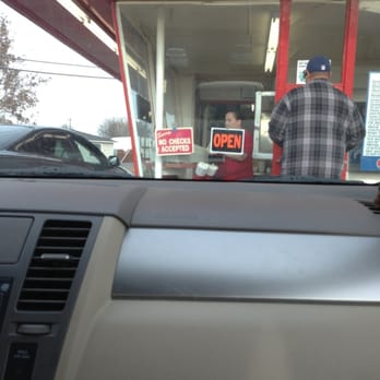 Bob's Drive In - She took my order...needs to smile and learn to say your welcome to people. - Juice Bars & Smoothies Near Me - Sunnyside, Washington