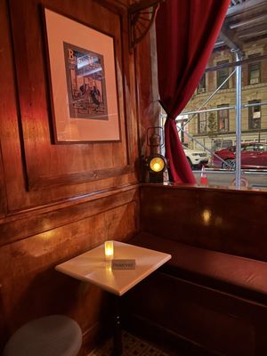 Orient Express Cocktail Bar by null