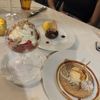 Brasserie du Parc - Strawberry Melba, apple tart, chocolate mousse - Brasseries Near Me - Houston, Texas