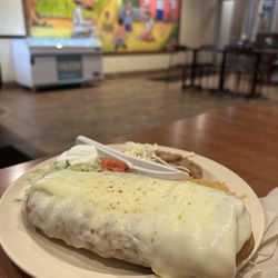 Tacos & Burritos Rancho Grande - Chimichanga plate