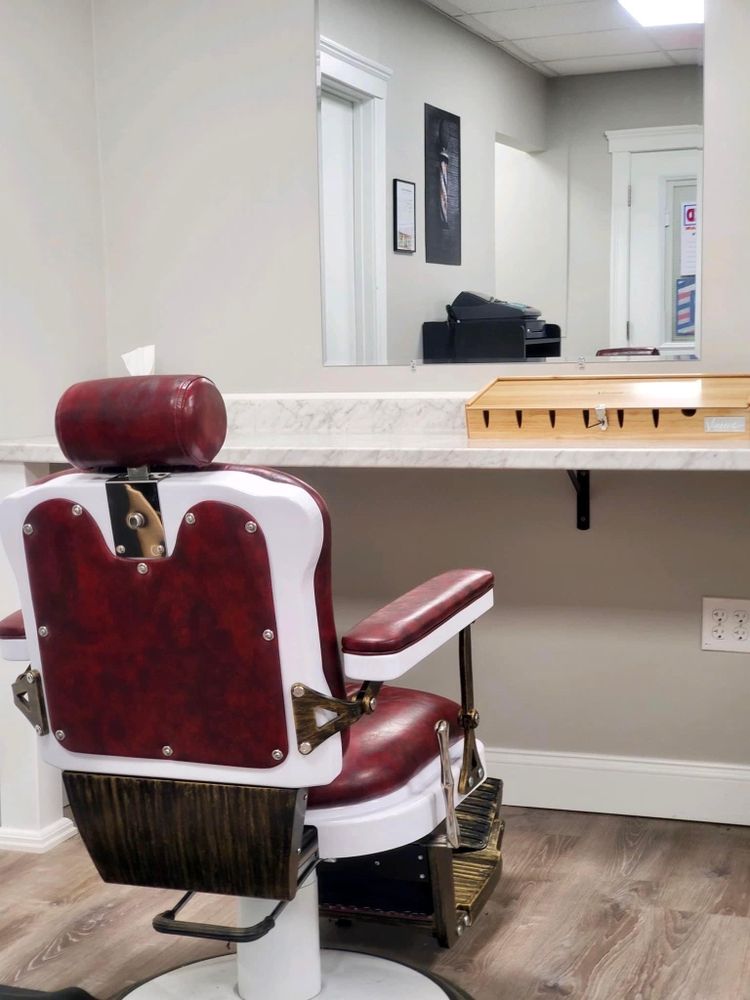 Boyda's Center Barbershop Logo