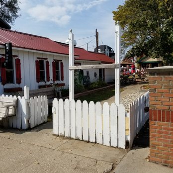 Whitehouse Restaurant - Diners Near Me - Clare, Michigan