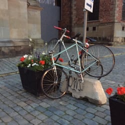 Riddarholmen - Kreativa cykelparkeringar är vanligt att springa på här nattetid.