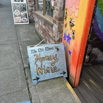 Mr B's Meadery - Street sign - Meaderies Near Me - Seattle, Washington