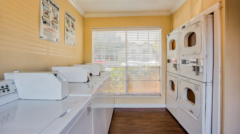 MCCART APARTMENTS Updated August 2024 23 Photos 2841 McCart Ave