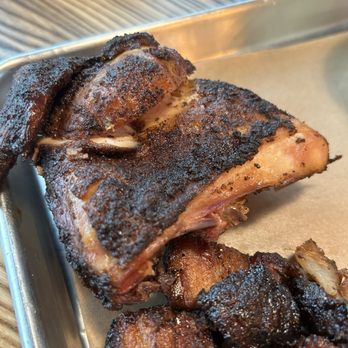 Smokey Mo's BBQ - Half Chicken - Barbeque Near Me - Hutto, Texas
