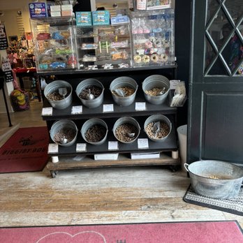 Diggidy Dog - Fresh treat bar! - Pet Stores Near Me - Carmel, California