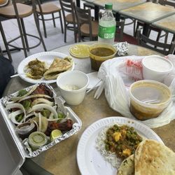 Eat Spice - Curry chicken, tandoori chicken, matar paneer, garlic naan