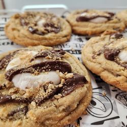 Treats by Taylor - Signature s'more cookie