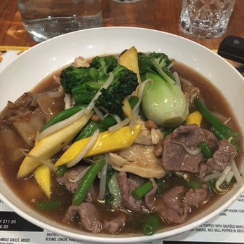 Imm Thai - Lard Na in brown gravy sauce - Thai Near Me - Clark, New Jersey