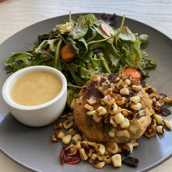 Ryfe - Crabcake Salad - Bars Near Me - Atlantic City, New Jersey