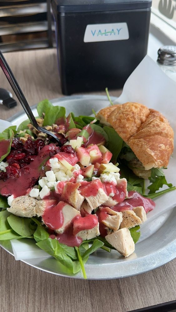 LATHAM BAKERY 700 Main St, Garland, Texas Patisserie/Cake Shop