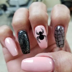Nails by Lee