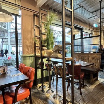 Bill's - Interior - Breakfast & Brunch Near Me - Windsor, WNM Bill's - Interior - Breakfast & Brunch Near Me - Windsor, WNM