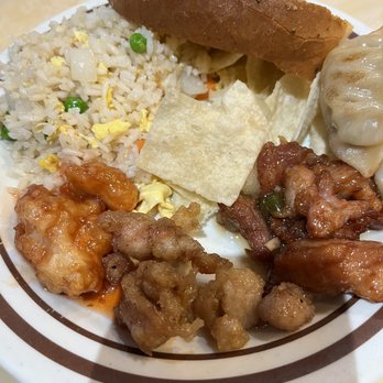 Oasis Bay Sushi + Seafood Buffet - Cold Kung pao chicken, teriyaki chicken, jello-like sauced orange chicken Cold, not fried at all rice, wontons and potstickers - Buffets Near Me - Chandler, Arizona