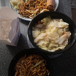 Hachiko Asian Cuisine - Lo mein and cabbage