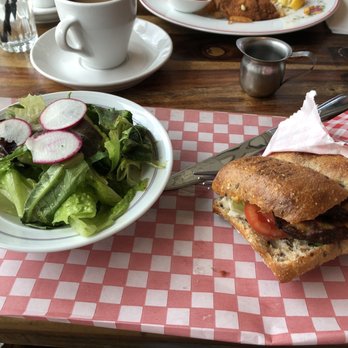 Cafe Landwer - Rutherford & Bathurst - Cafes Near Me - Maple, Ontario Cafe Landwer - Rutherford & Bathurst - Cafes Near Me - Maple, Ontario