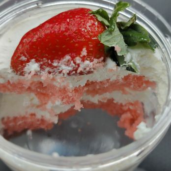 Yaaas Tea-New Hyde Park - Strawberry Cake in a Cup - Bubble Tea Near Me - New Hyde Park, New York Yaaas Tea-New Hyde Park - Strawberry Cake in a Cup - Bubble Tea Near Me - New Hyde Park, New York