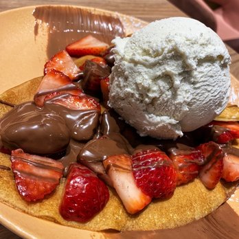 Demetres Shops At Don Mills - Smithosonian - Desserts Near Me - Toronto, Ontario