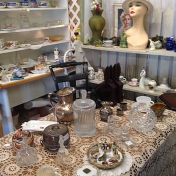 Gilley's Antique Mall - Glassware - Antiques Near Me - Plainfield, Indiana