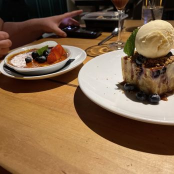 Towne Grill - Crème brûlée and Blueberry bread pudding - New American Near Me - Fort Worth, Texas