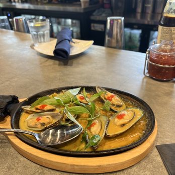 Pho Bar Vietnamese Kitchen - Lemongrass coconut mussels - Vietnamese Near Me - Davie, Florida
