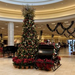 Von Maur - Christmas 2023