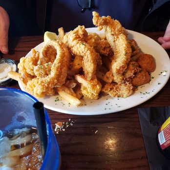 Frenier Landing - Fried seafood platter - Cajun/Creole Near Me - LaPlace, Louisiana Frenier Landing - Fried seafood platter - Cajun/Creole Near Me - LaPlace, Louisiana
