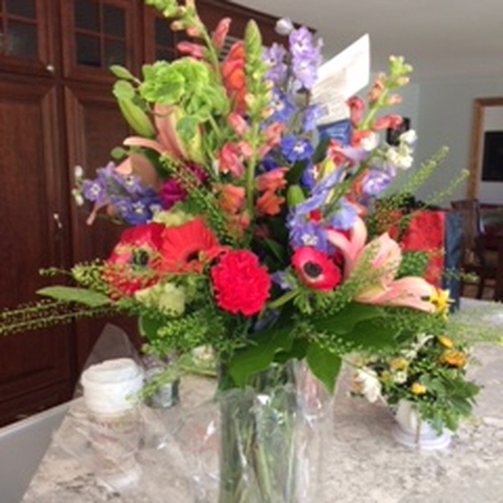 My new floral arrangement. Thank you RockCastle! My new floral arrangement. Thank you RockCastle!