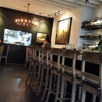 Motus - Lovely bar. - Gastropubs Near Me - Utica, New York