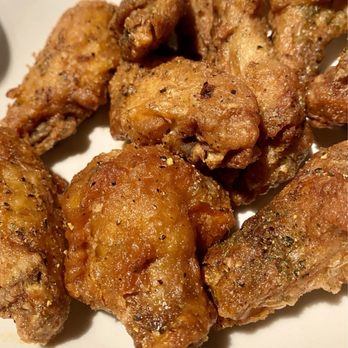 Yard House - 10 Crispy Traditional Wings- lemon pepper - New American Near Me - Honolulu, Hawaii Yard House - 10 Crispy Traditional Wings- lemon pepper - New American Near Me - Honolulu, Hawaii