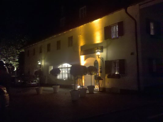 Schlosswirt zu Anif - Biedermeier-Hotel & Restaurant | Tagungshotel & Hochzeitsfeiern by null