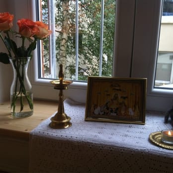 YOGAmoves - Vom neuen Raum kann Ganesha direkt auf den ruhigen Hof sehen - Yoga Near Me - Hamburg, HH YOGAmoves - Vom neuen Raum kann Ganesha direkt auf den ruhigen Hof sehen - Yoga Near Me - Hamburg, HH