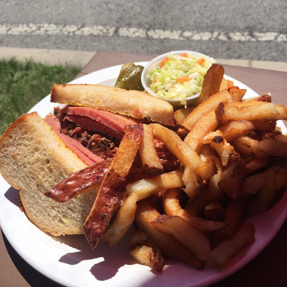 Smoke Meat Pete - Pete's special Smoked meat sandwich ! (4.5/5) - Sandwiches Near Me - L'Île-Perrot, Quebec