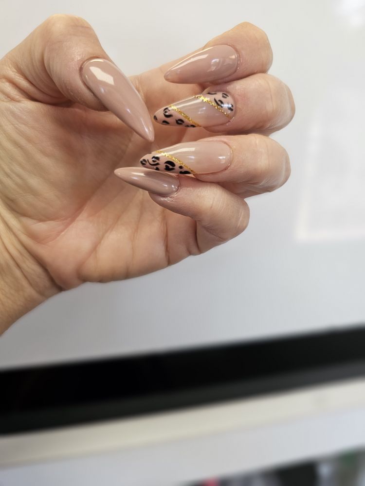 Betu Nails Logo